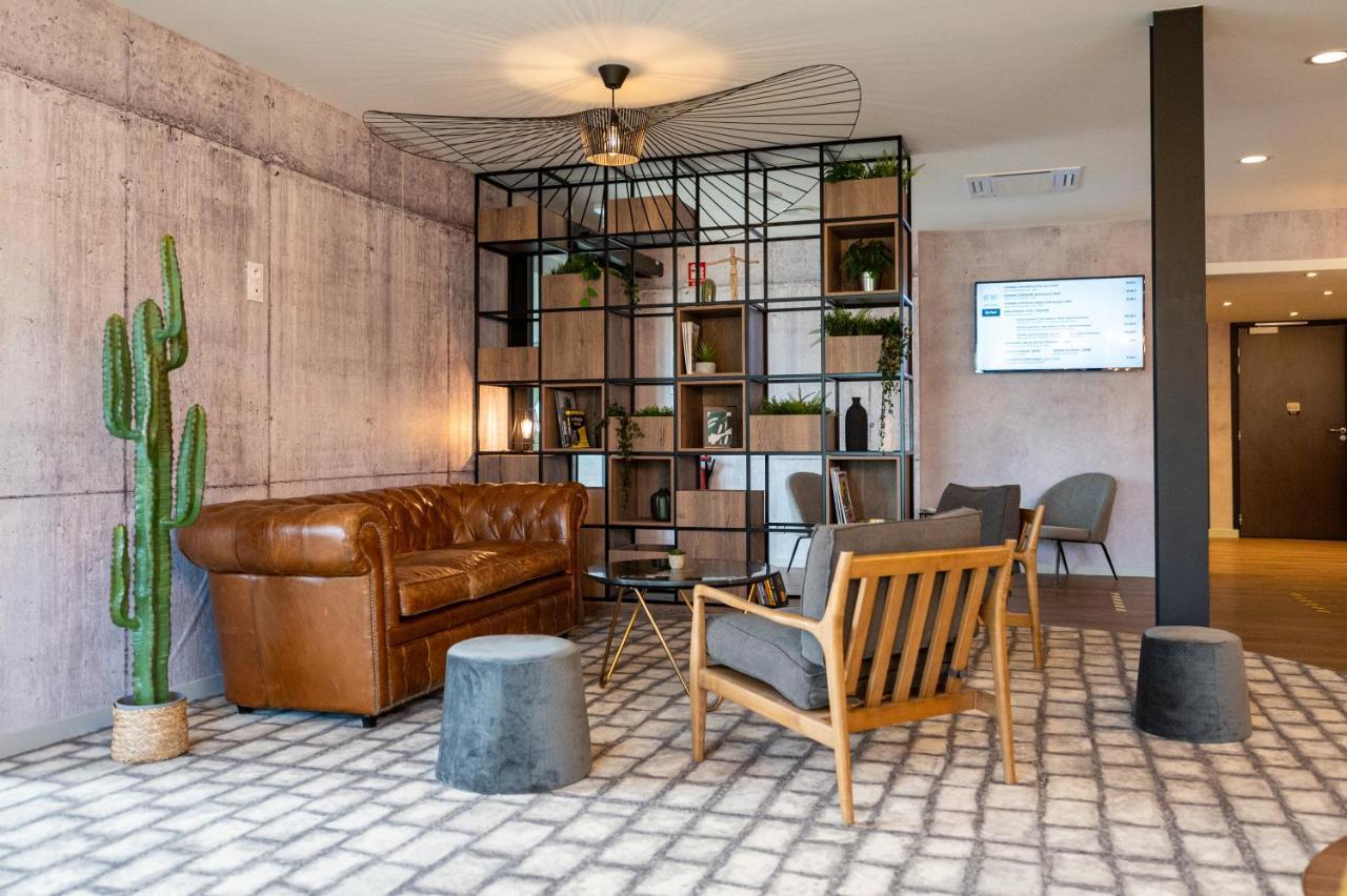 Kyriad Hotel Laval Лаваль Экстерьер фото